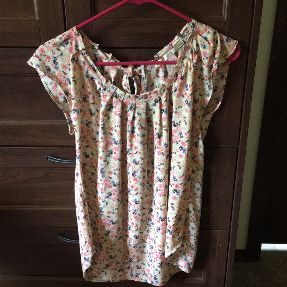 LC Lauren Conrad short sleeve floral blouse